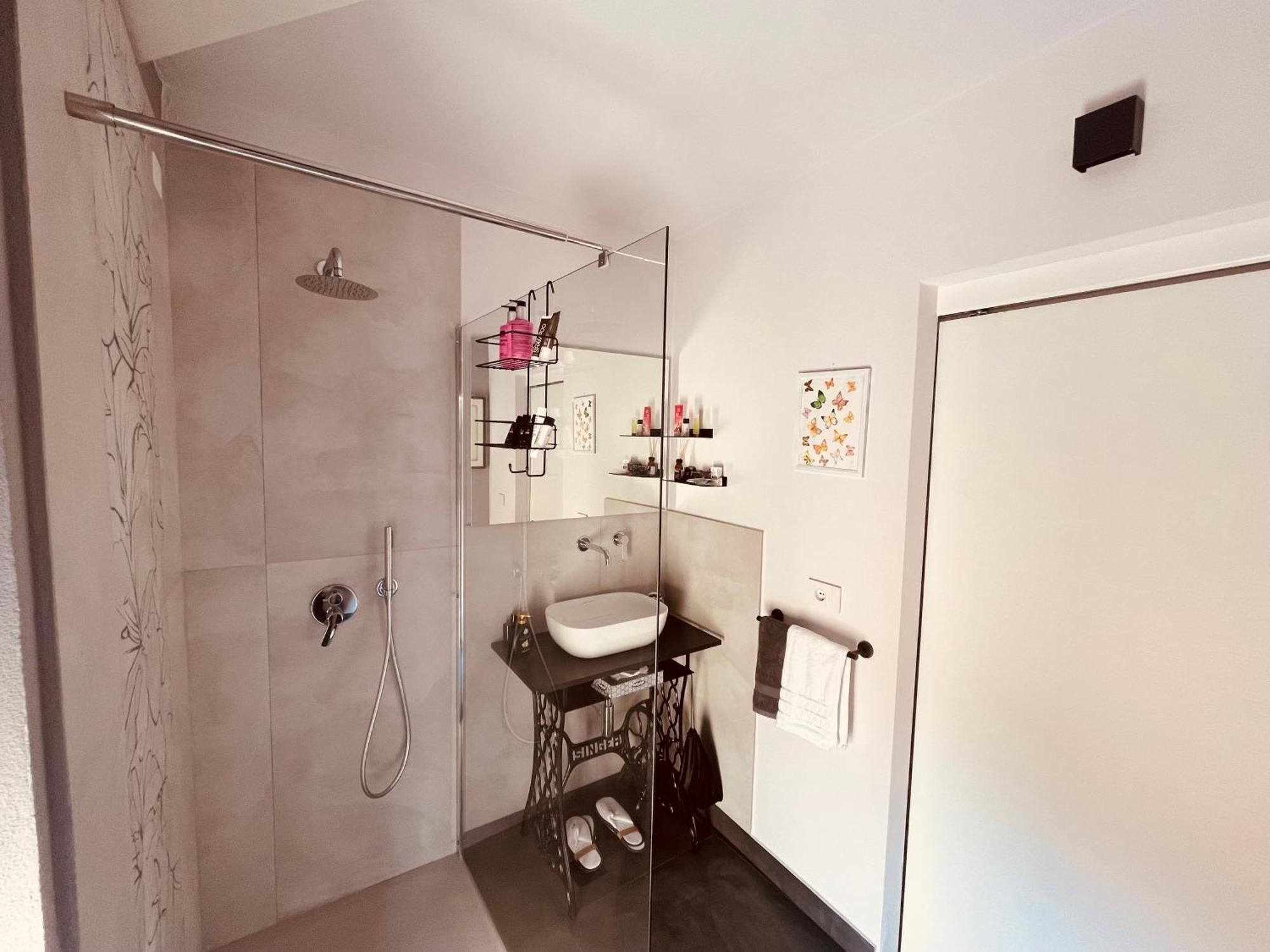 Arona Picasso'S House Modern Art Apartment Luaran gambar
