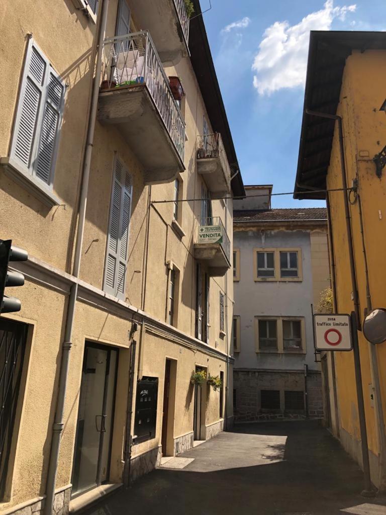 Arona Picasso'S House Modern Art Apartment Luaran gambar
